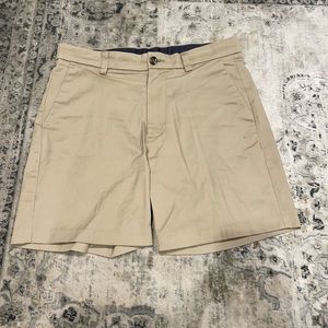 Roundtree and Yorke size 32 Khaki Shorts